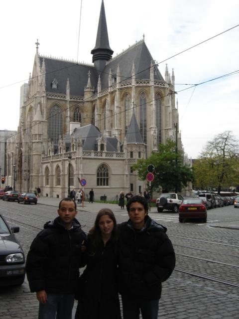 iglesia_de_notre_dame_bruselas_belgica0.jpg