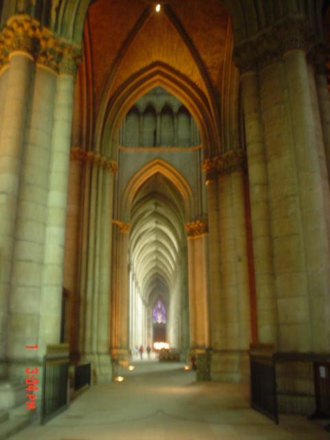 interior_catedral_de_notre_dame_reims_francia.jpg