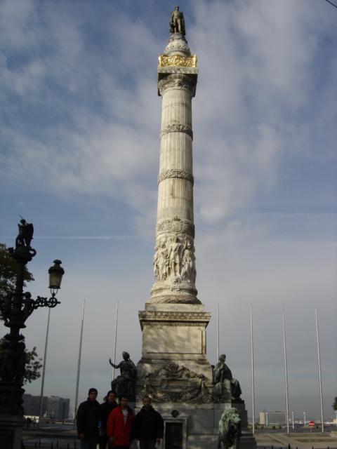 monumento_a_los_martires_bruselas_belgica.jpg